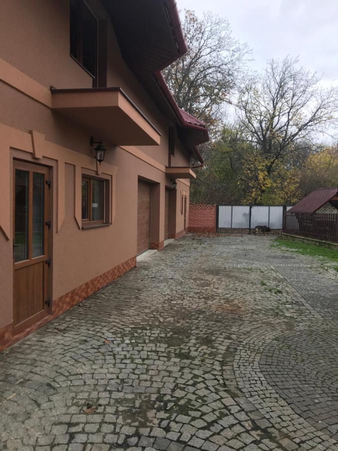 Катерина Hotel Chynadiyovo ภายนอก รูปภาพ