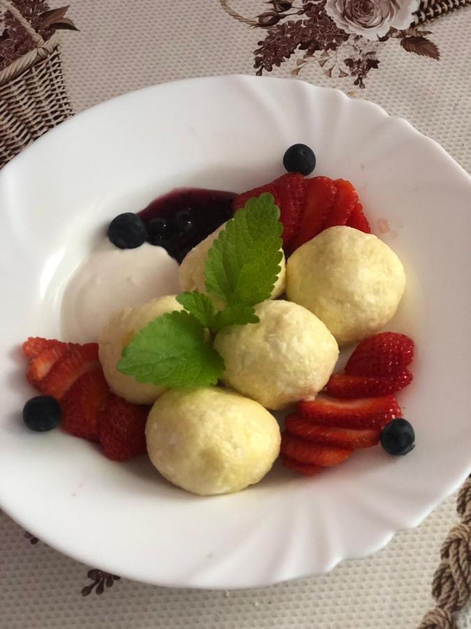 Катерина Hotel Chynadiyovo ภายนอก รูปภาพ