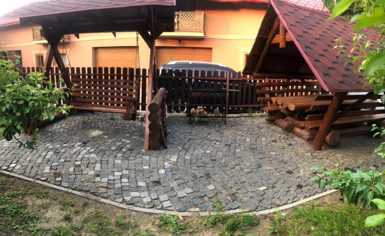 Катерина Hotel Chynadiyovo ภายนอก รูปภาพ